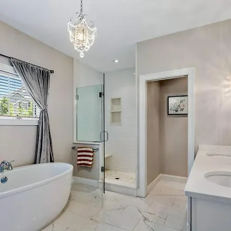 Victoria House